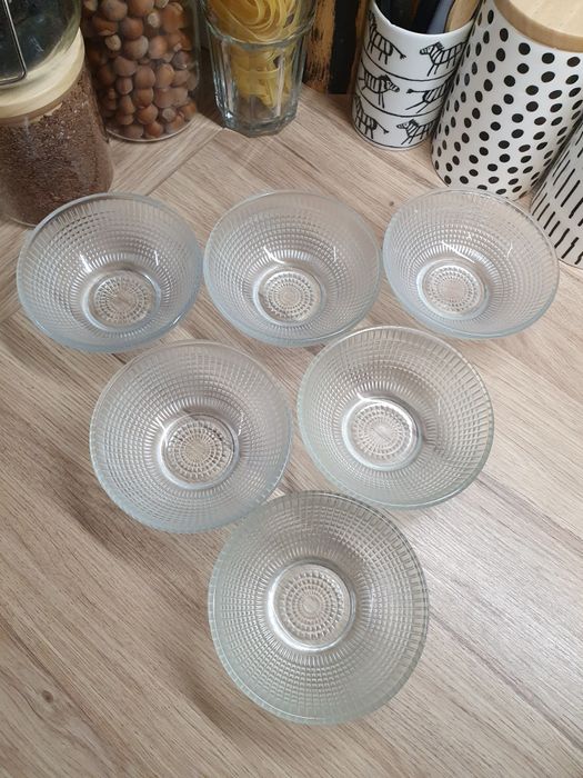 Miseczki szklane 6 sztuk PRL miski salaterki lata 70