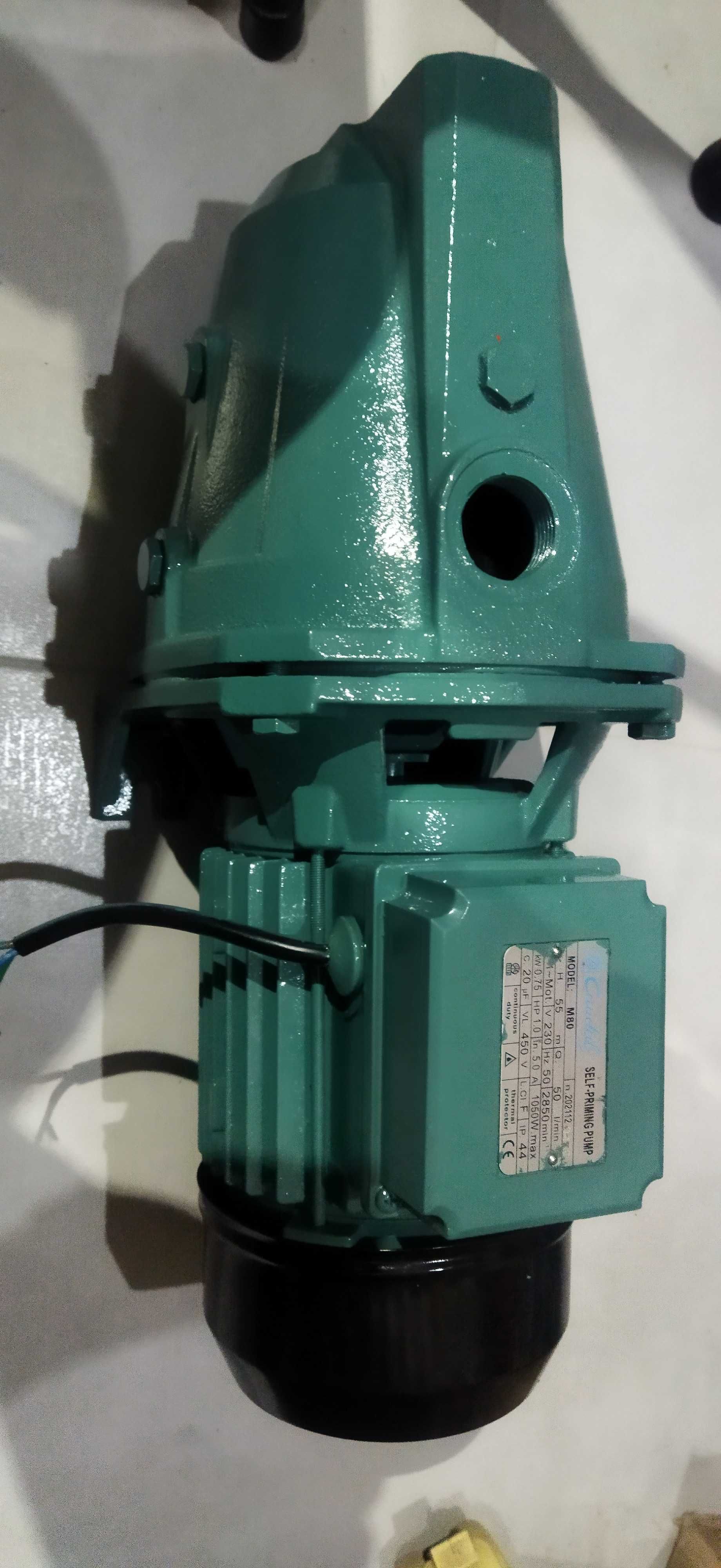 Bomba de água como nova