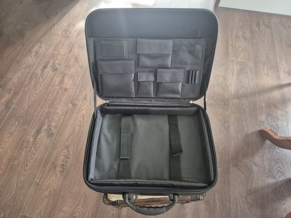 Neseser Dicota torba na laptopa