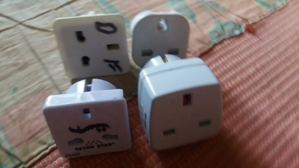 Várias tomadas para Reino Unido/sockets