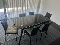 Mesa de vidro com 6 cadeiras