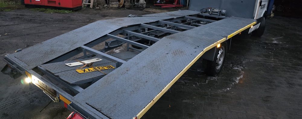 Iveco dayli 2.3 EUR 5 polift najazd autolaweta anglik silnik przód