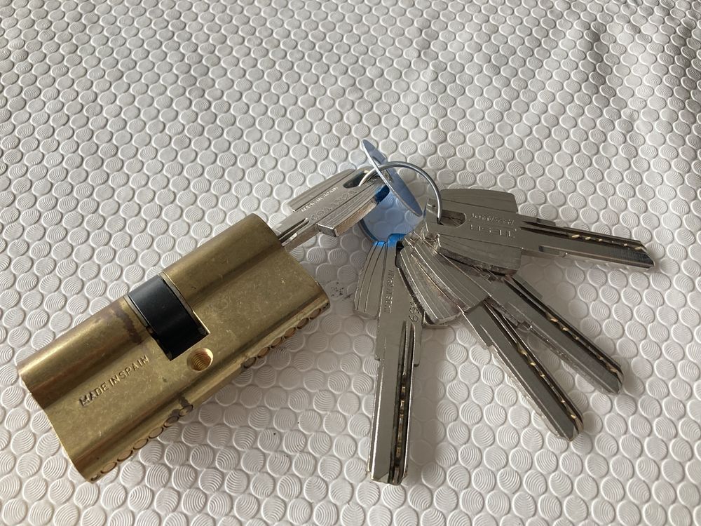 Canhão de fechadura de porta de segurança patenteado