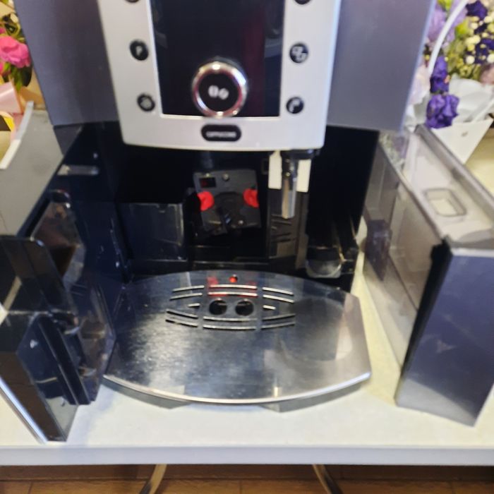 Продам кофемашину Delonghi