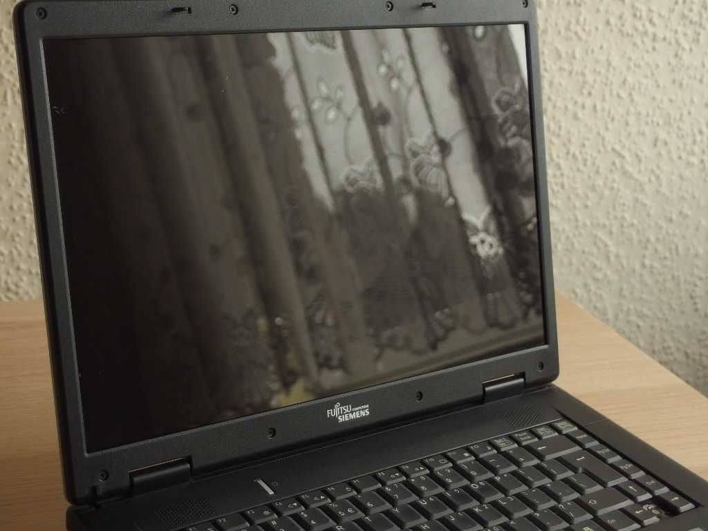 Fujitsu Siemens Amilo Li2735 intel T5450