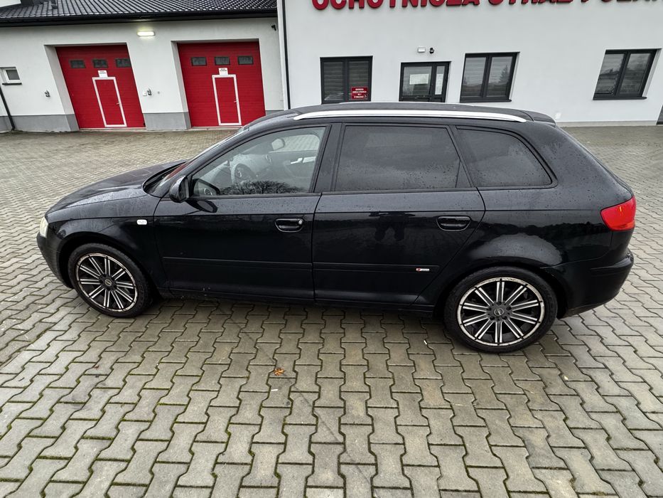 Audi A3 Sportback 2.0TDi 140km S-line Skóry Bi-Xenon Czujniki Alu 17