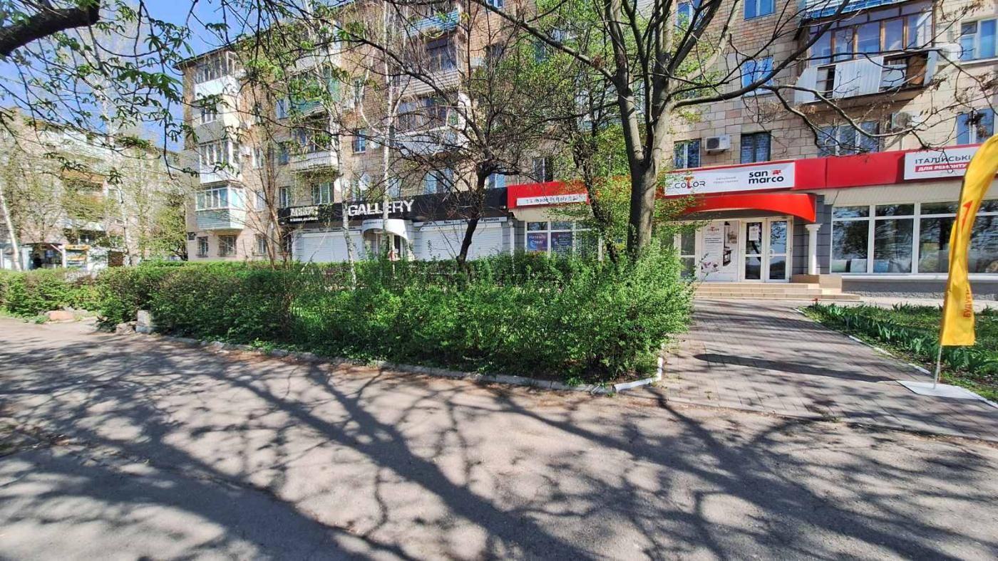 Оренда магазину - showroom, центр міста, вул. Перемоги. Ціна знижена!