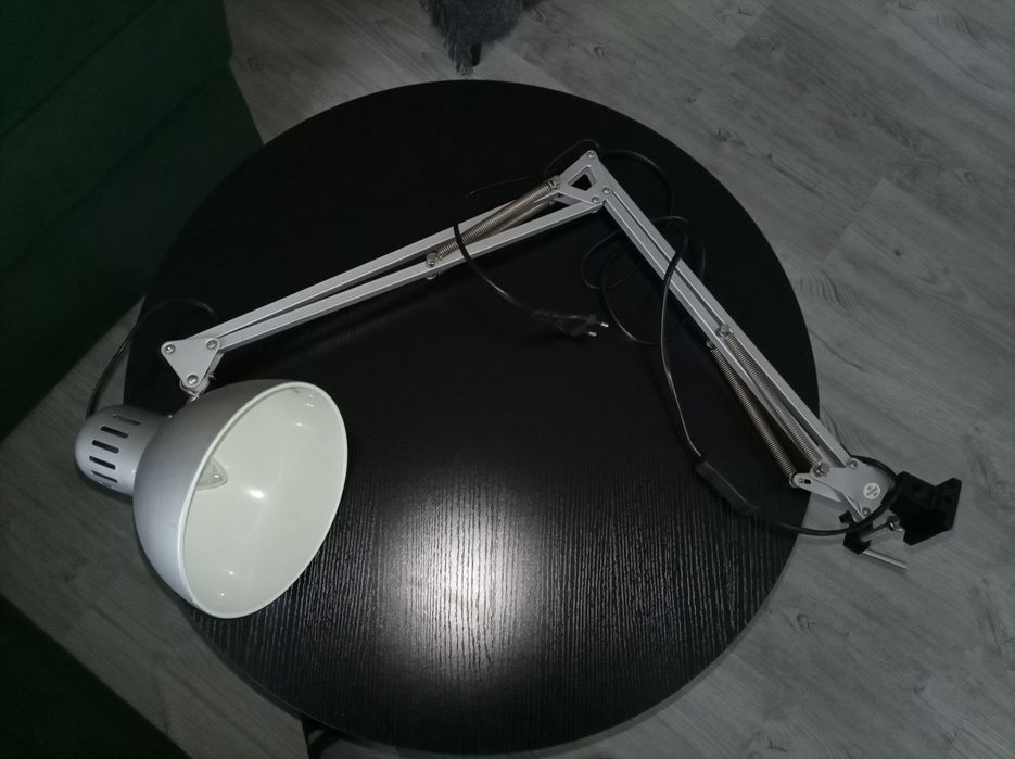 Lampa do biurka, spawna