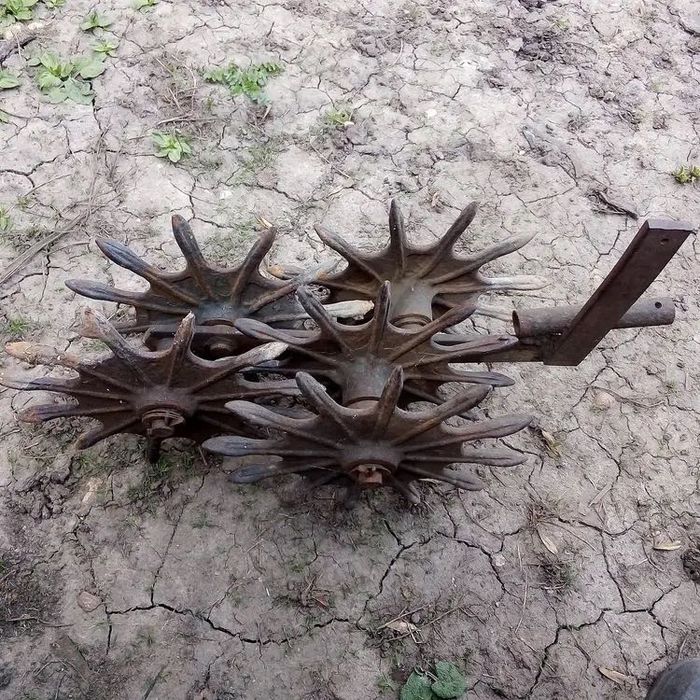 Культиватор,плуг та сівалка до трактора