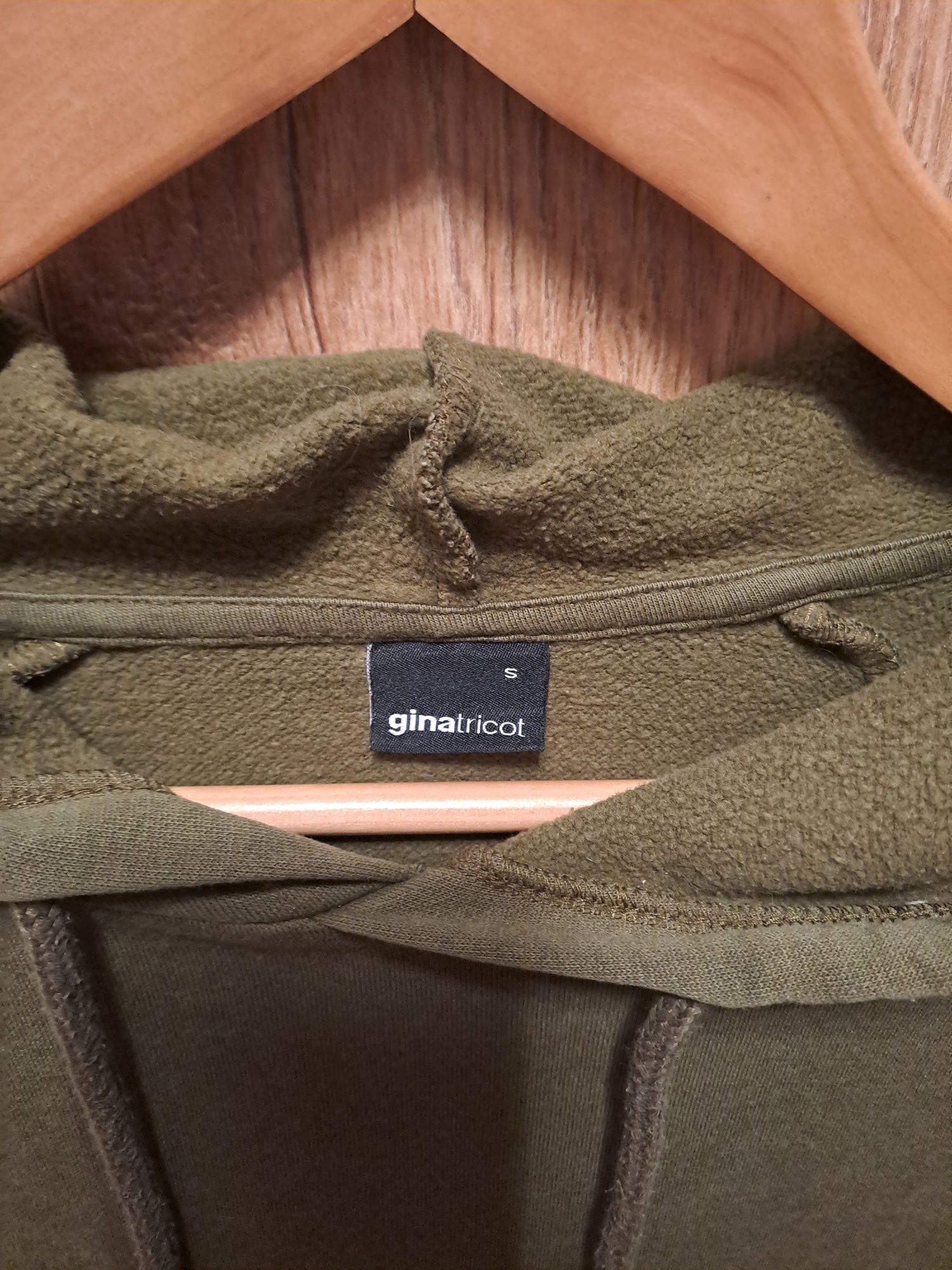 Damska bluza z kapturem khaki military boxy wojskowa Gina Tricot r.S
