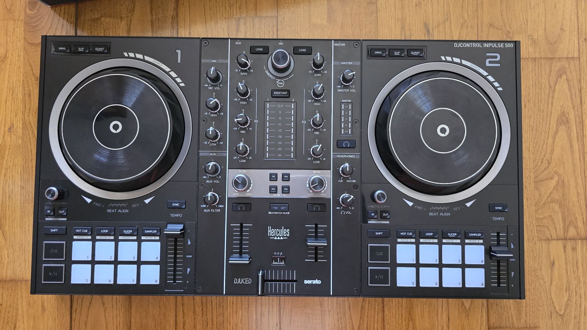 Controladora DJ Hercules DJControl Inpulse 500 para Serato e DJUCED