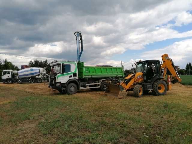 Roboty ziemne Strzelin i okolice  koparko-ładowarka JCB , Transport