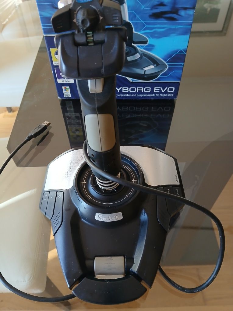 Joystick CYBORG EVO da Saitek