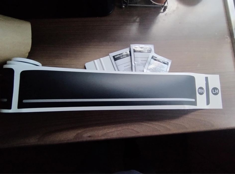 Nowe oryginalne folie ochronne do progów VW.