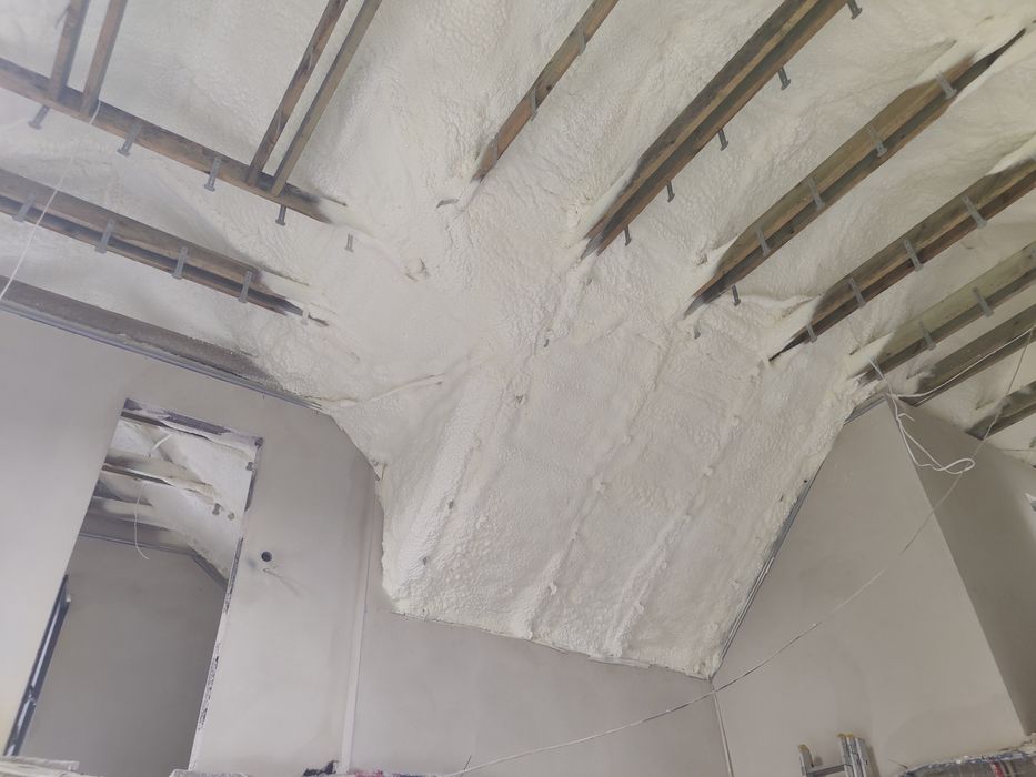 Izolacja Pianą PUR Poddasza Fundamenty Hale