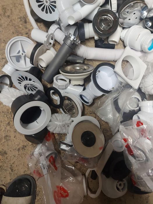 Lote de cifões, curvas, tubos de escoamento, etc...