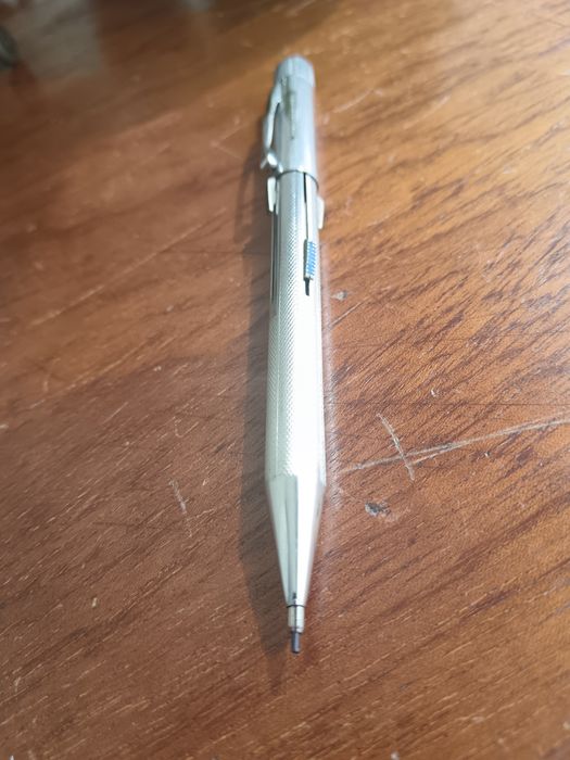 Lapiseira Antiga Norma de 4 cores