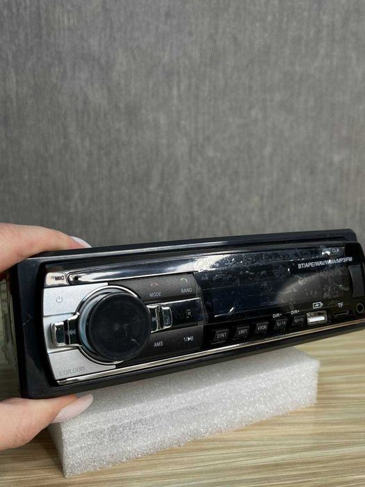 Автомагнитола  с Bluetooth  2-USB, SD, FM приемником 520