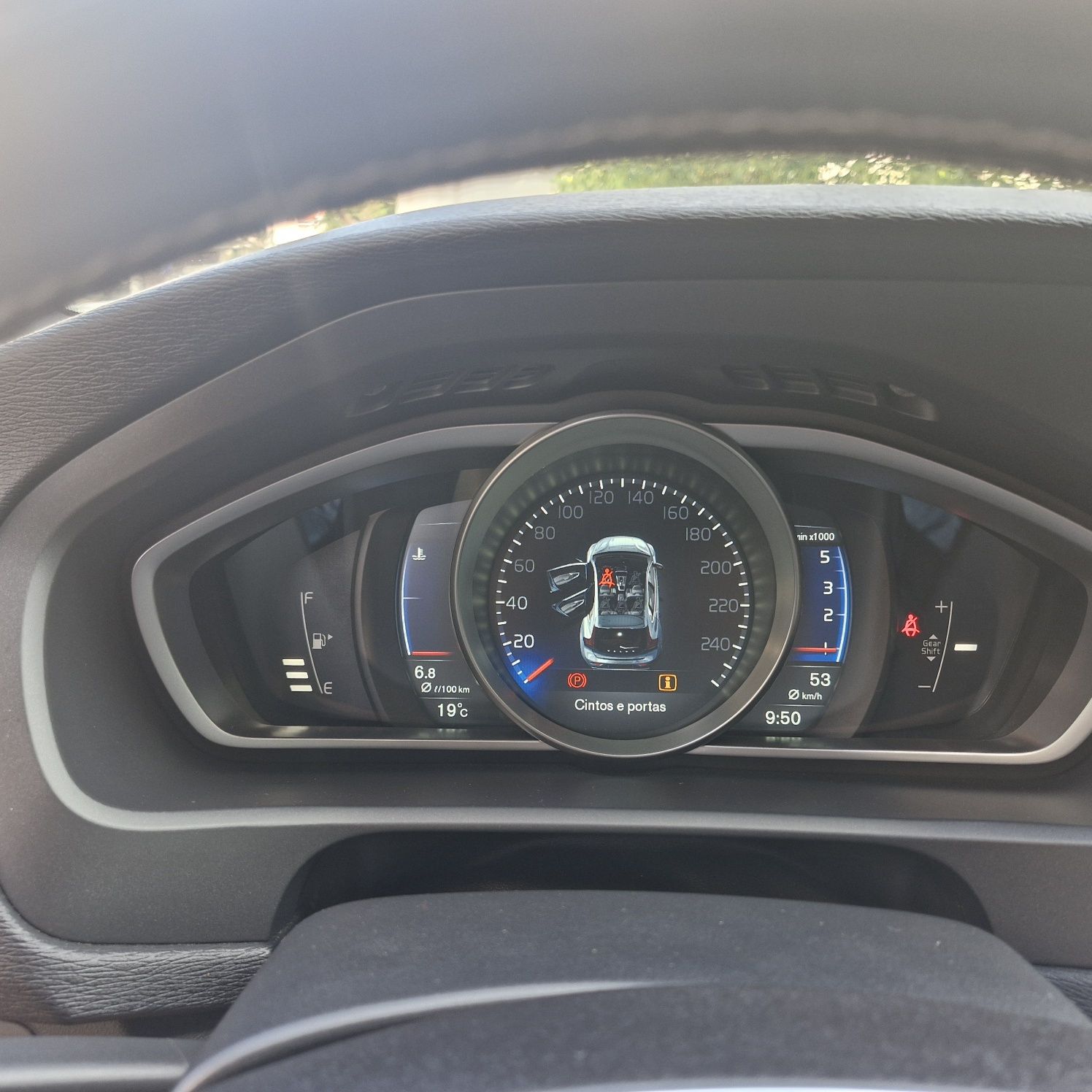Volvo V40 D3 R-design