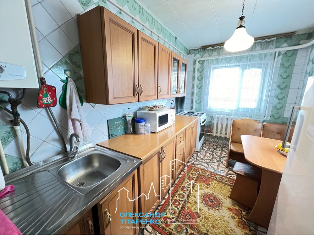 Продається житловий будинок з великою ділянкою!