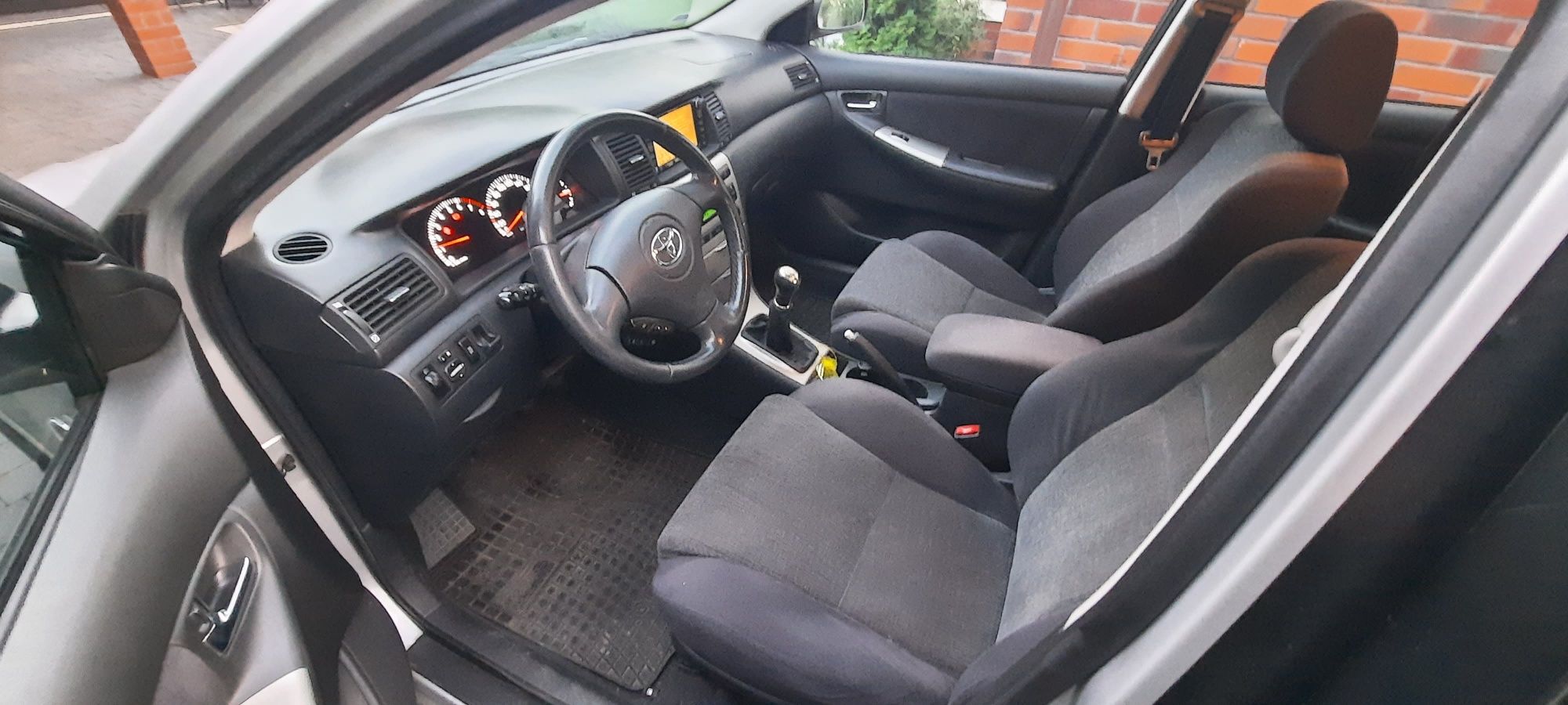 Toyota Corolla 1.6 benzyna, r.2003