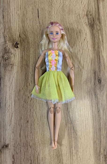 Одежда и аксессуары для кукол Barbie Барби