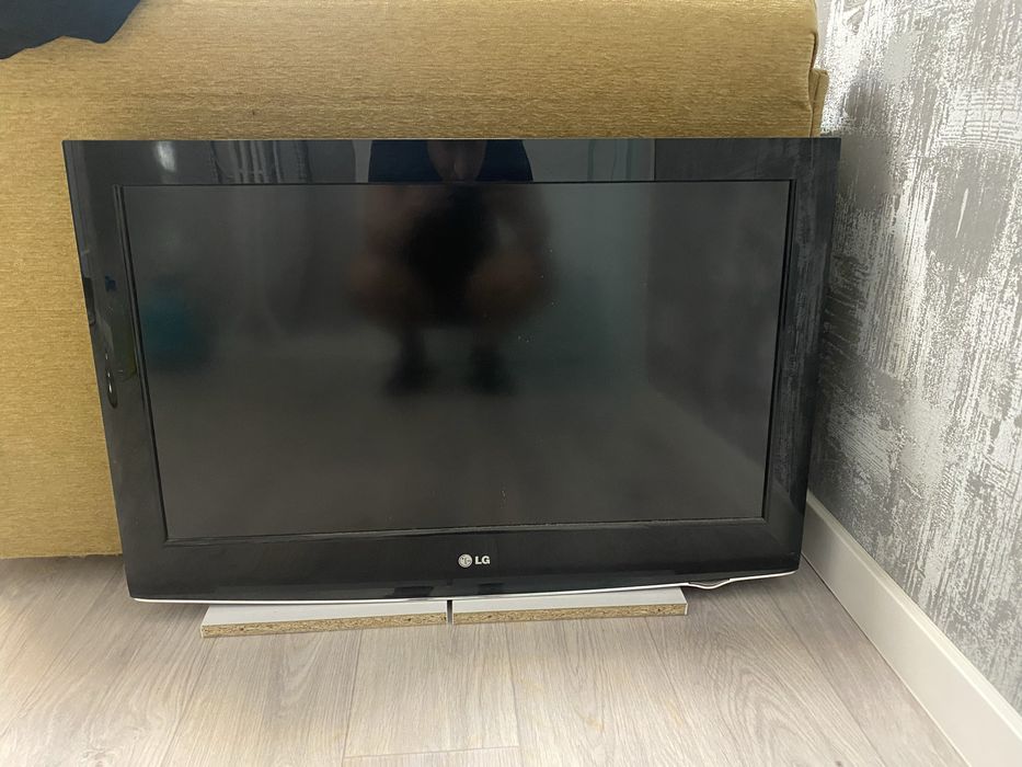 Телевизор LG 32”