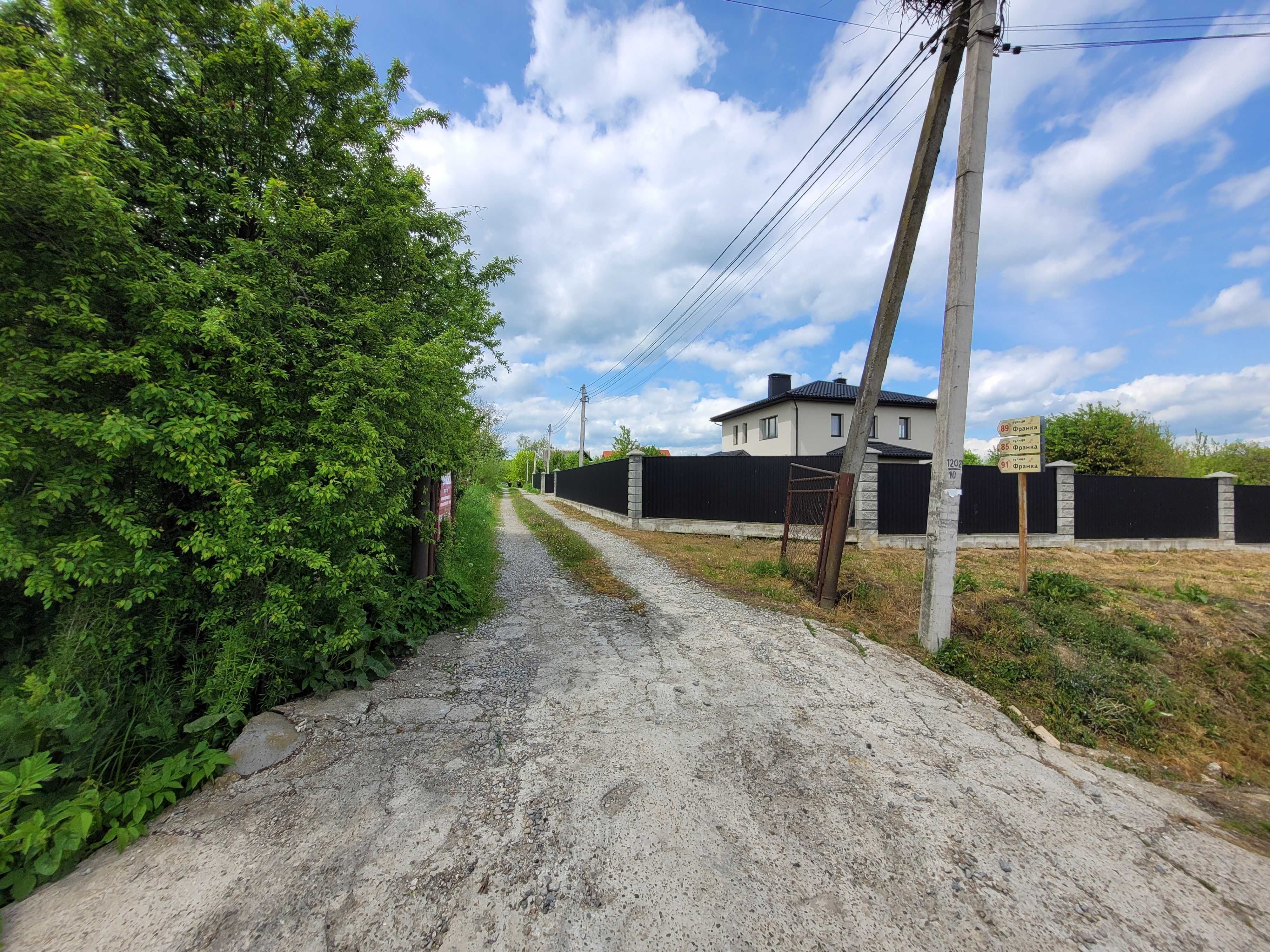 Продаж.Земля в Павлівці 1,25 Га. 10 км від Івано-Франківська.