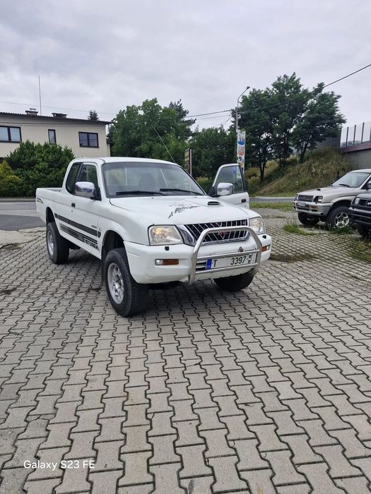Mitsubishi L200  ładny doinwestowany nie tylko do lasu Klima grzane fotele