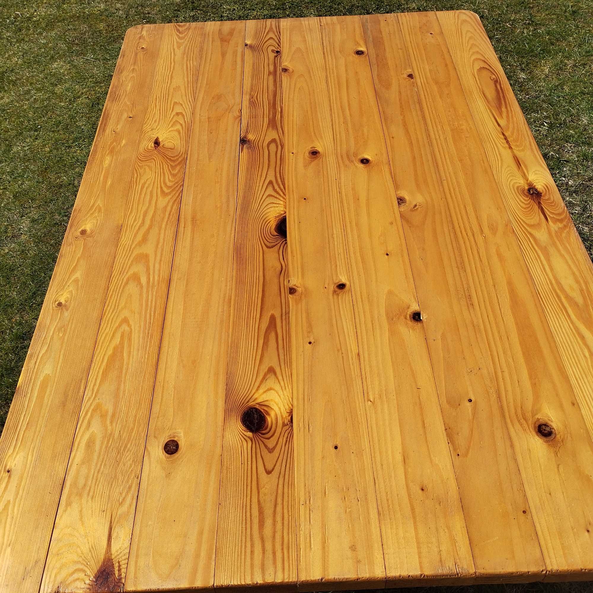 stół drewniany na działkę