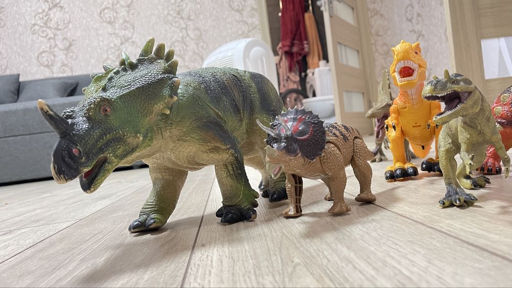 Динозаври/одним лотом