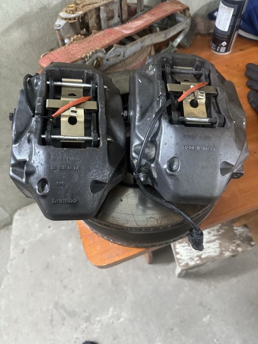 Комплект тормозні диски+супорта+колодки