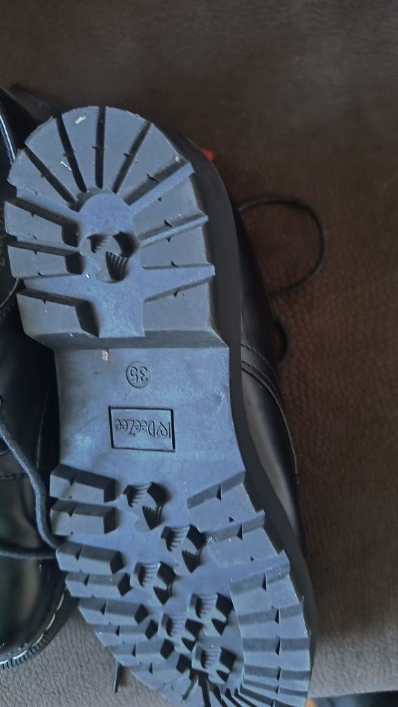Buty dziewczęce na traktorach