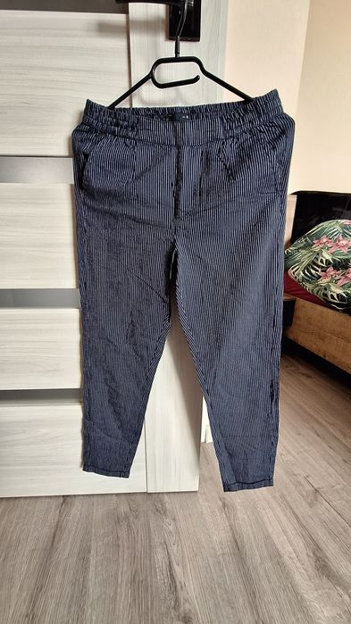 Spodnie chinosy House xs