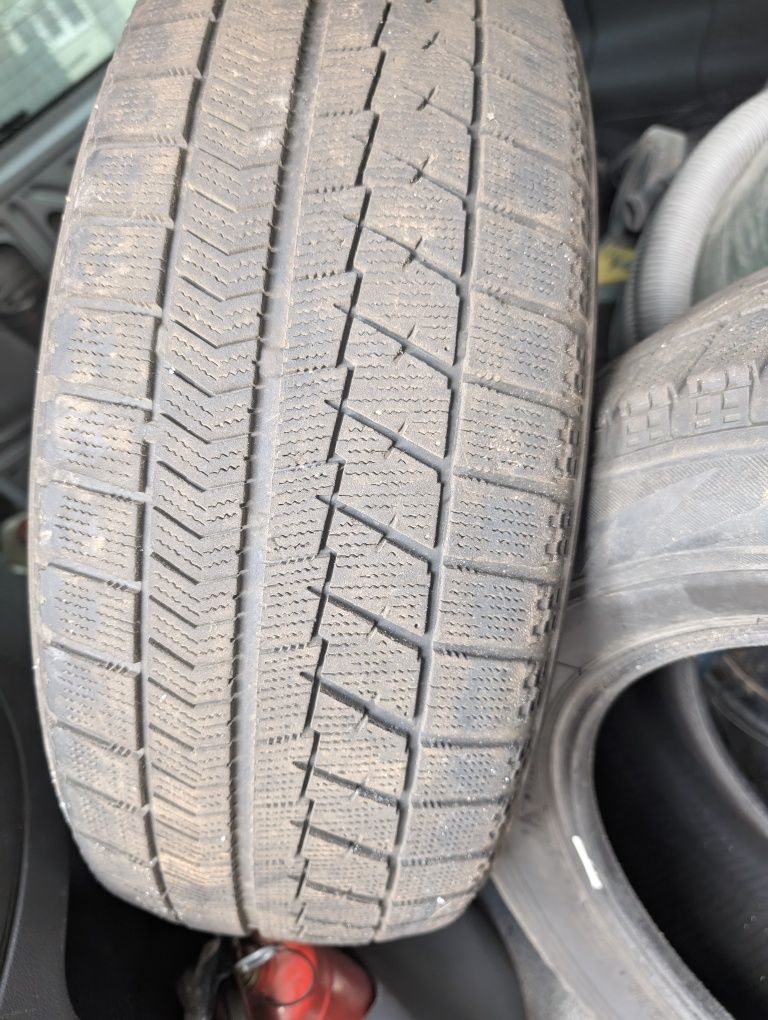 Шини bridgestone  225/60