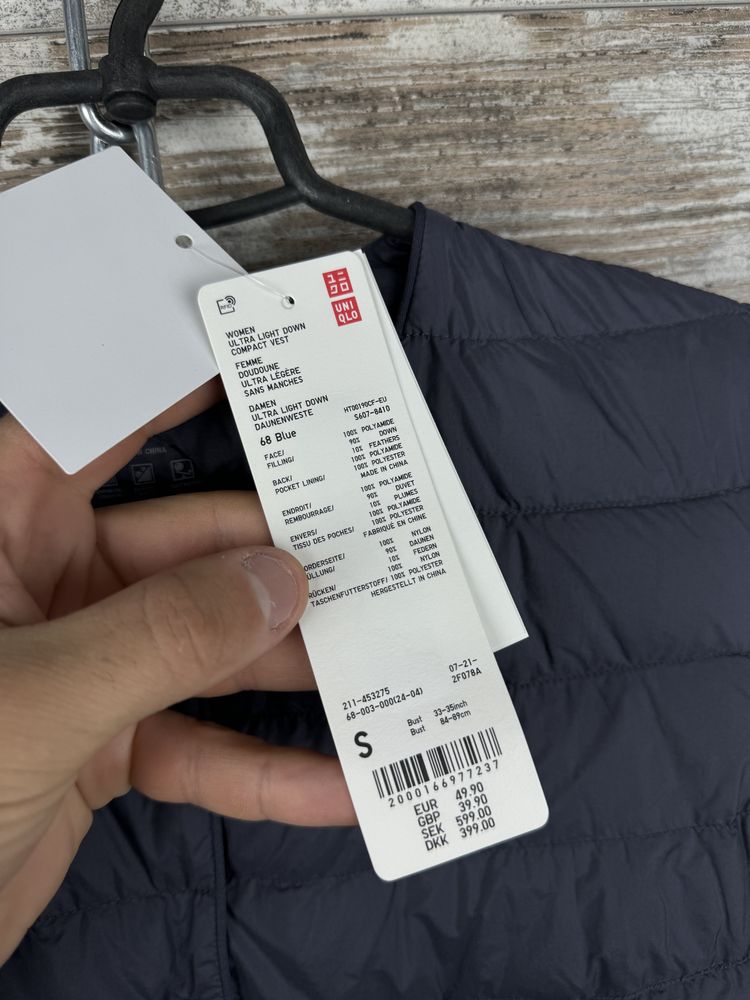 Женская новая жилетка uniqlo безрукавка размер S