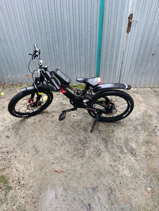 Дитячий велосипед у гарному стані