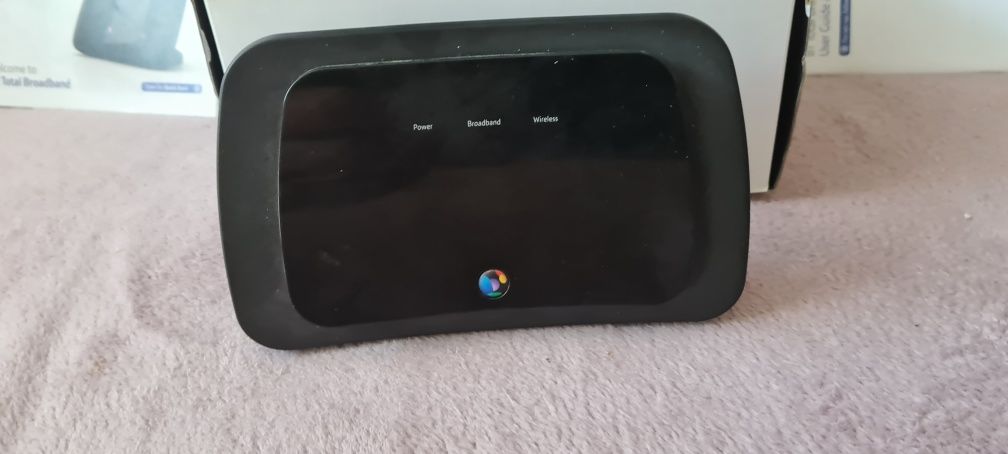 Sprzedam ruter  bt home hub3