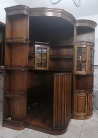 Bar de madeira usado