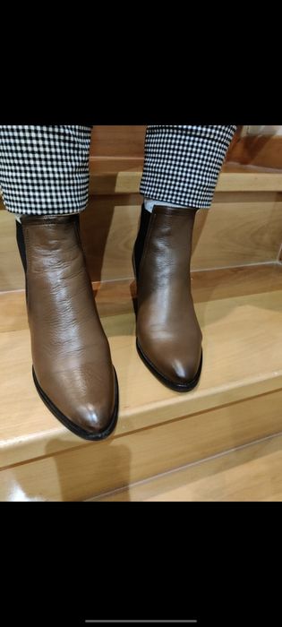 Botas em pele de salto castanhas