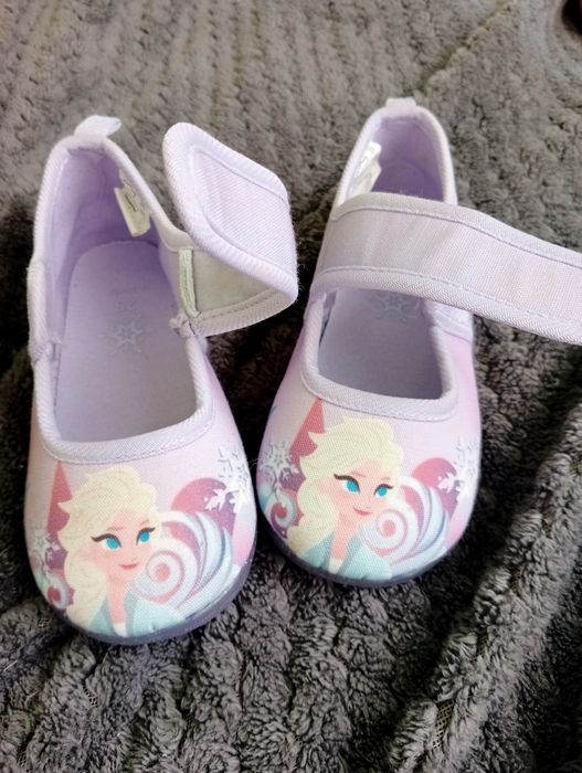 Pantofle dziewcz. rozm 25 (wew 16cm ) nowe bez metki.