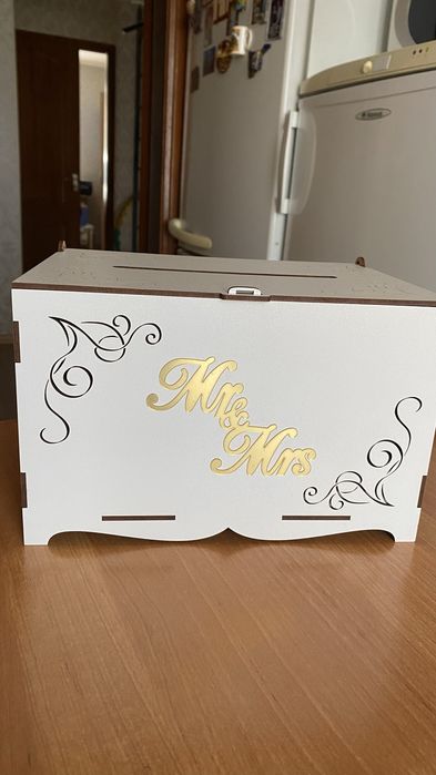 Весільна дерев'яна коробка для грошей, конвертів та весільних листівок