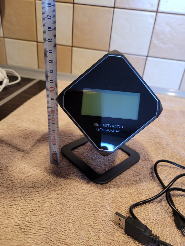 Głośnik bluetooth z zegarem