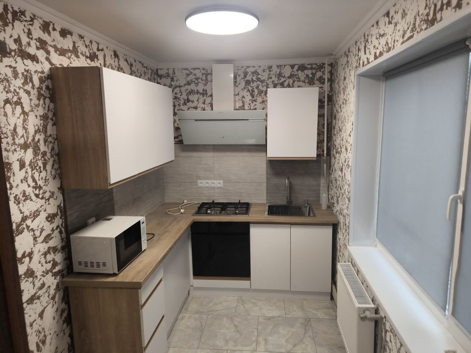 Будинок в центрі Новоселецька,50