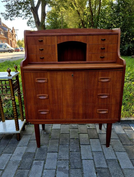 Tekowy duński sekretarzyk/toaletka lata 60/70.