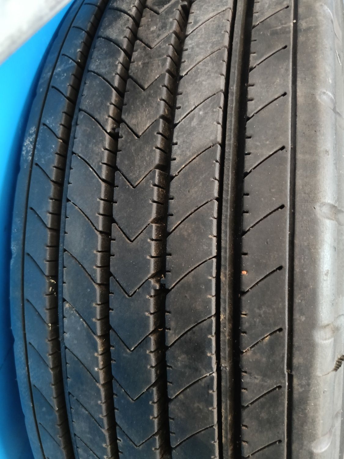 205/75R17.5  Bridgestone R227 opona ciężarowa przód jak nowa