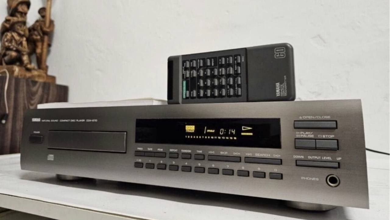 Pilot! Odtwarzacz CD Yamaha CDX-570.