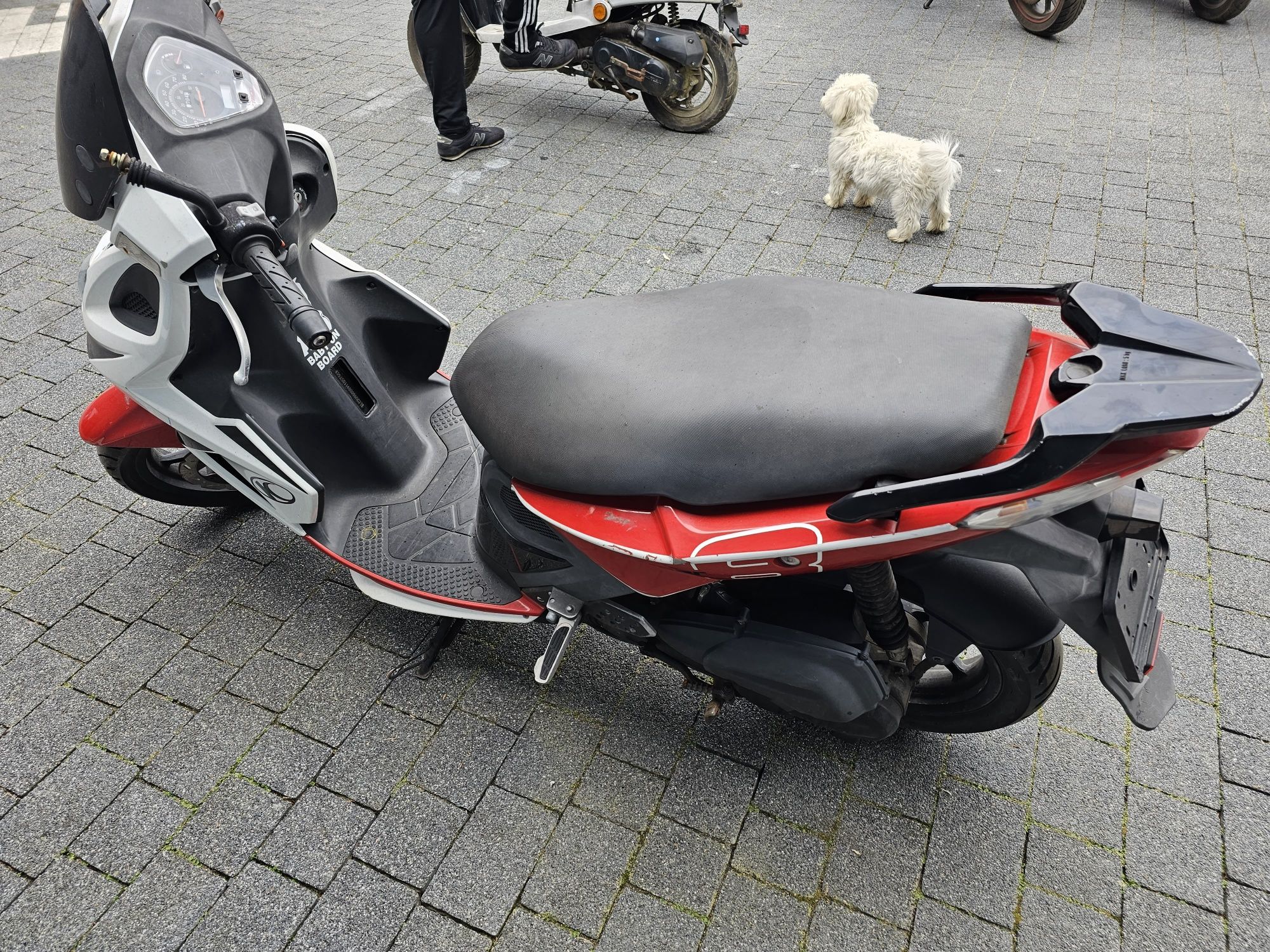 Kymco super 8 lagi felga silnik reflektor