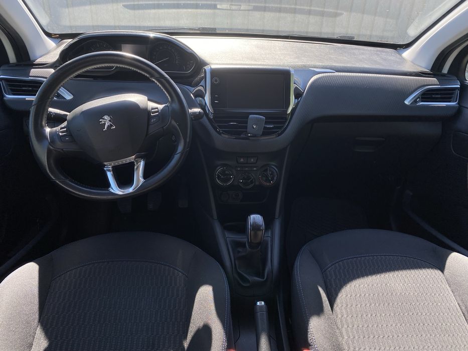 Peugeot 208 Puretech style 1.2 82cv