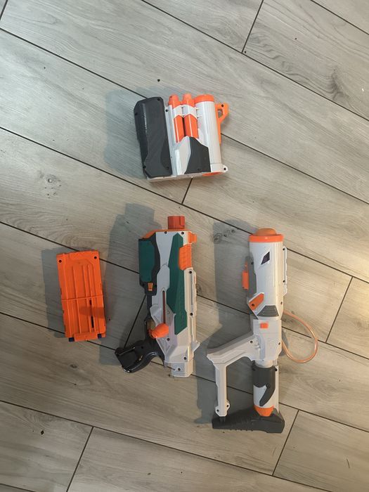 Nerf колекція з різних іграшкових автоматів акамуляторні та механічні